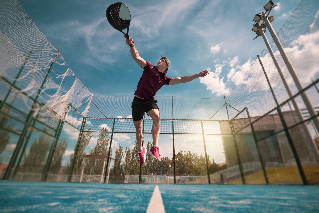 Comment Frapper Plus Fort au Padel ? 4 Clés pour la Puissance